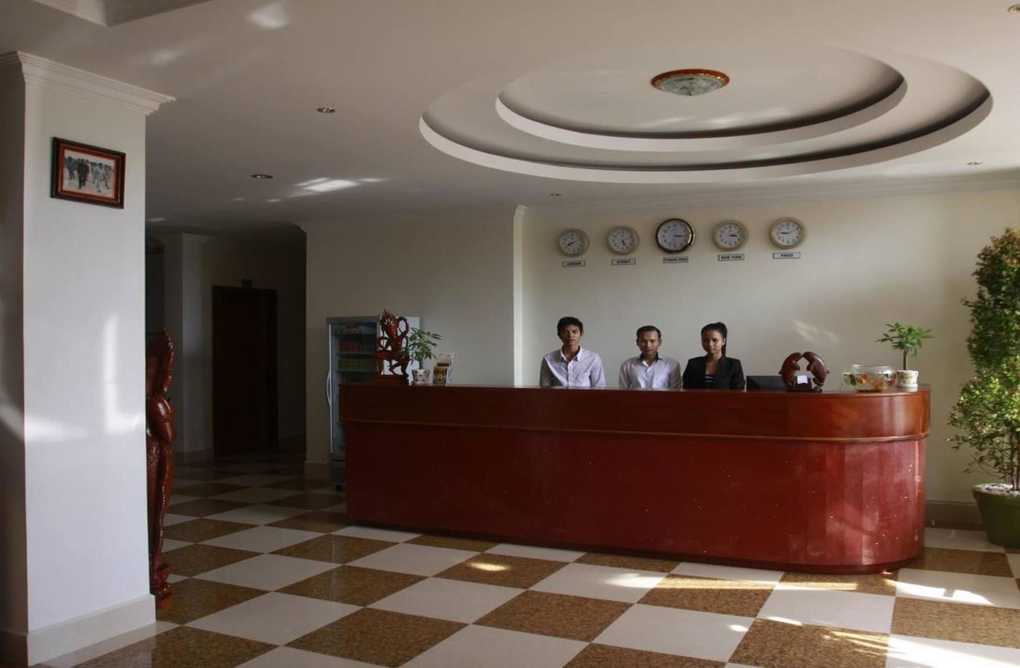 White Beach Hotel Sihanoukville Exterior photo